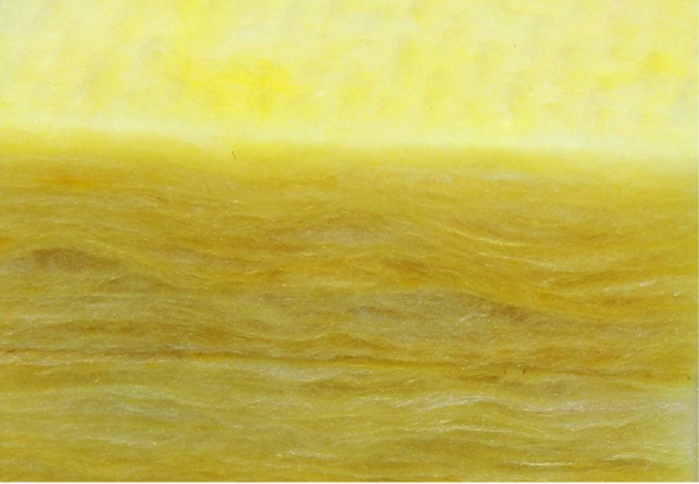 Tấm bông thủy tinh nhẹ và dễ xử lý, giúp cho quá trình lắp đặt trở nên đơn giản